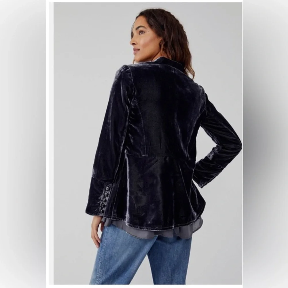 Free People Faye black Ebony Velvet Jacket‎ Size Small brand new